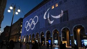 亚伦·贾吉单季击出 62 支本垒打，正式打破罗杰·马里斯保持的美联单季纪录